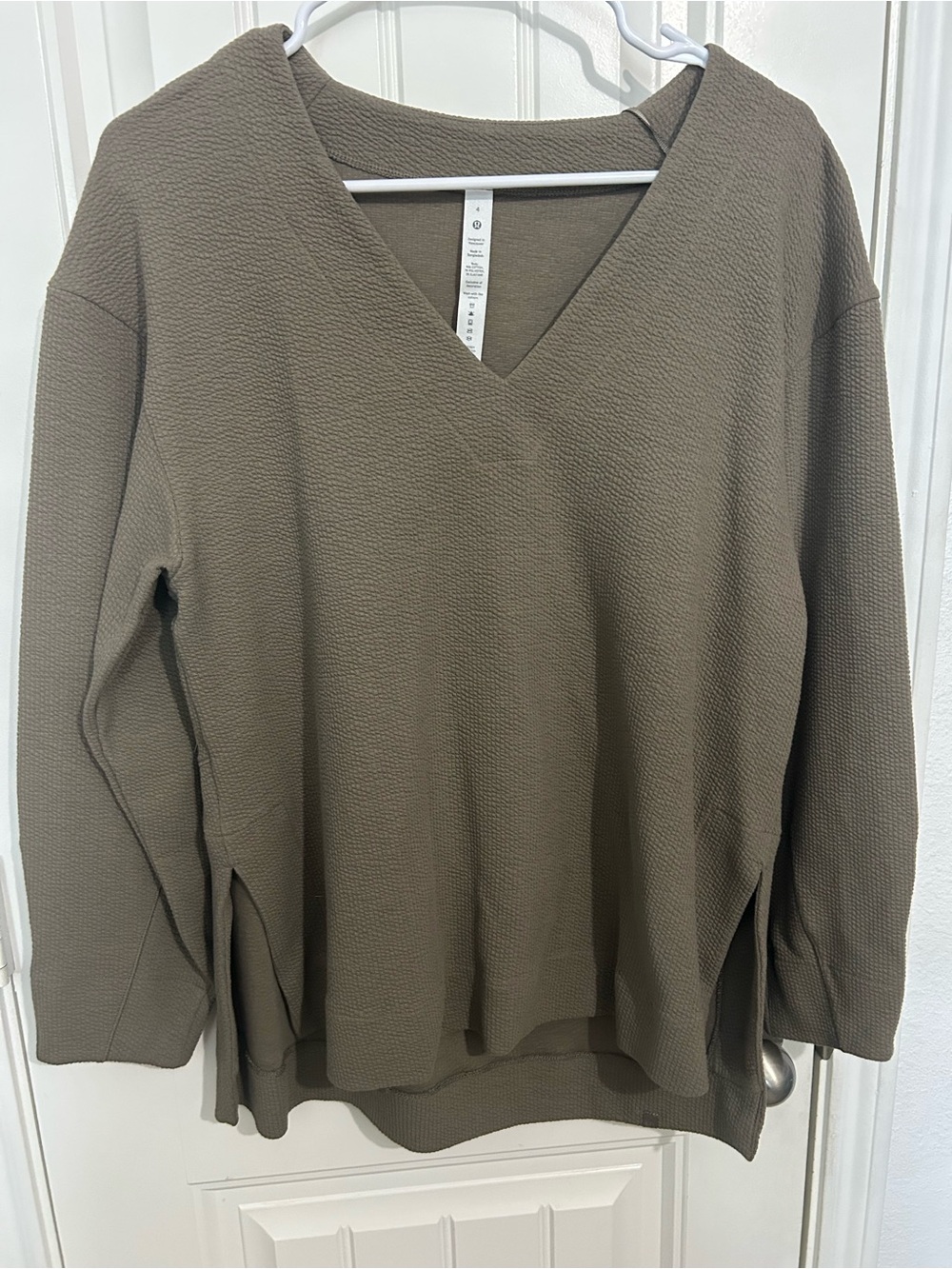 Lululemon V-Neck Long Sleeve Women’s Top in Olive